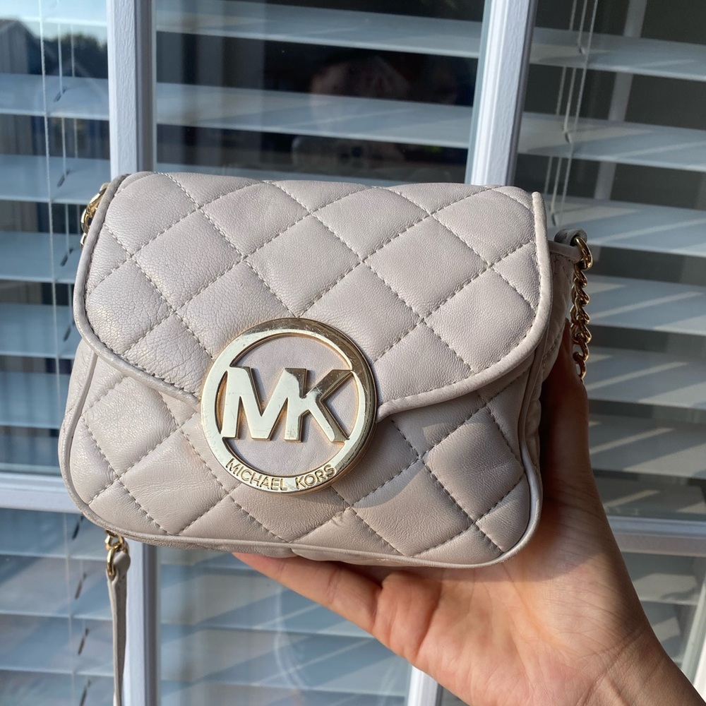 Michael Kors Crossbody!